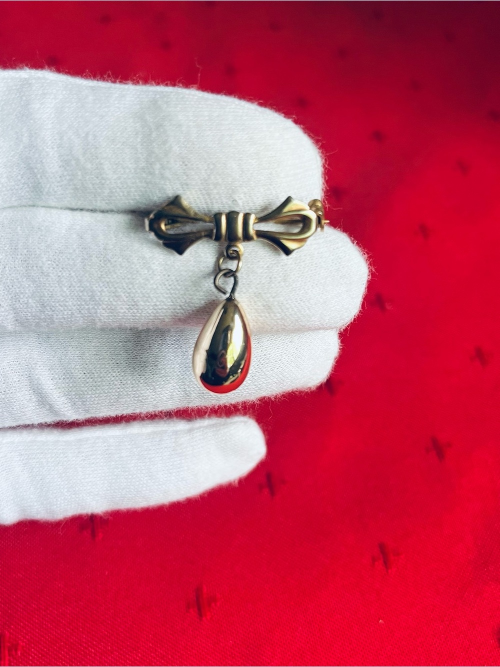 Gold-Tone Bow Drop Pendant Necklace - Elegant Women’s Jewelry